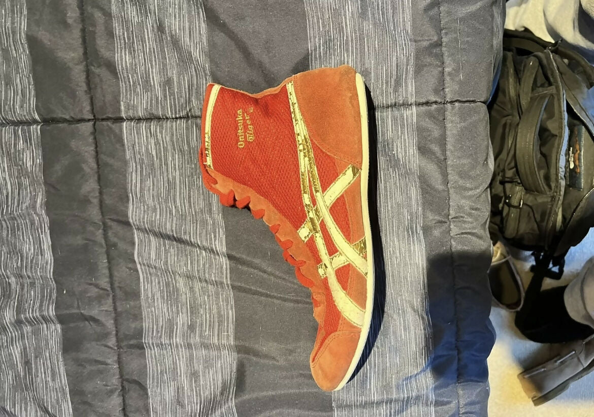 Size 10.5 Onitsuka Tigers