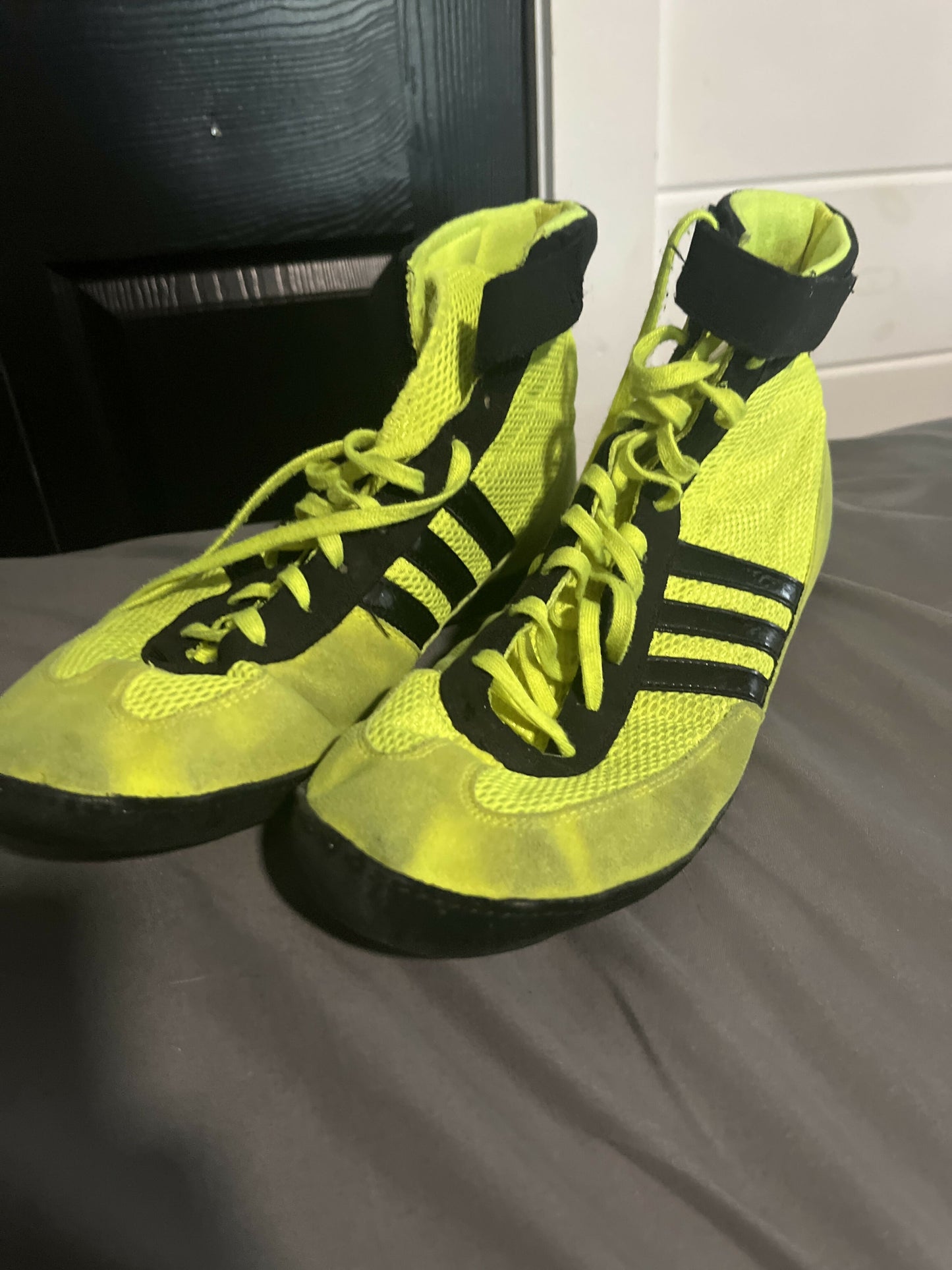 Neon combat speeds Size 11